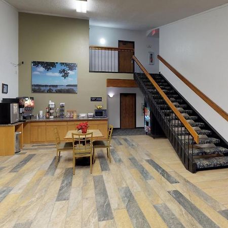 Waconia Inn&Suites Esterno foto