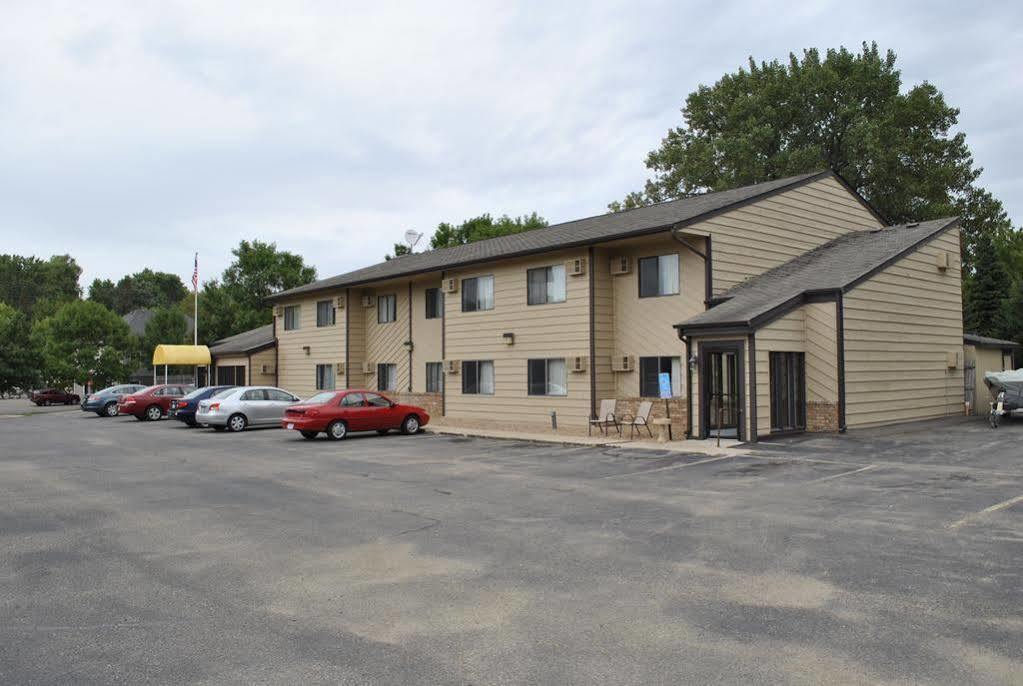 Waconia Inn&Suites Esterno foto