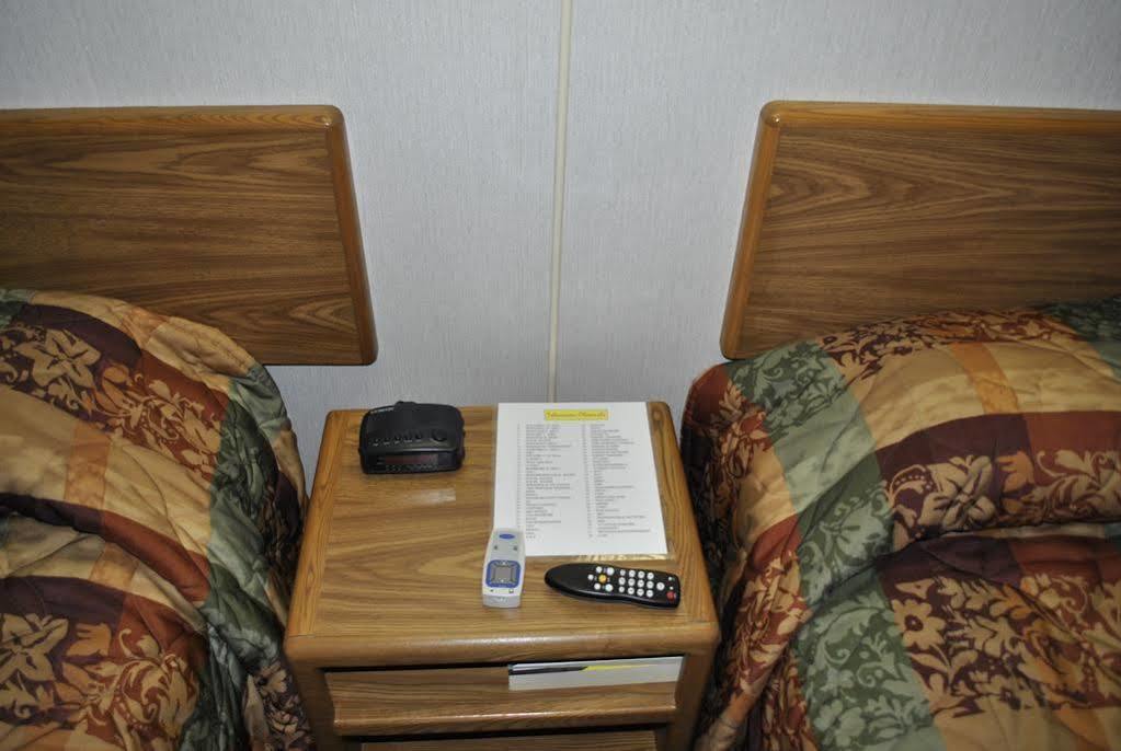 Waconia Inn&Suites Esterno foto