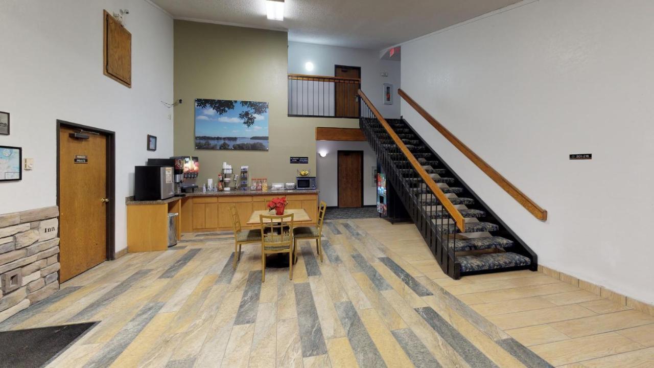 Waconia Inn&Suites Esterno foto