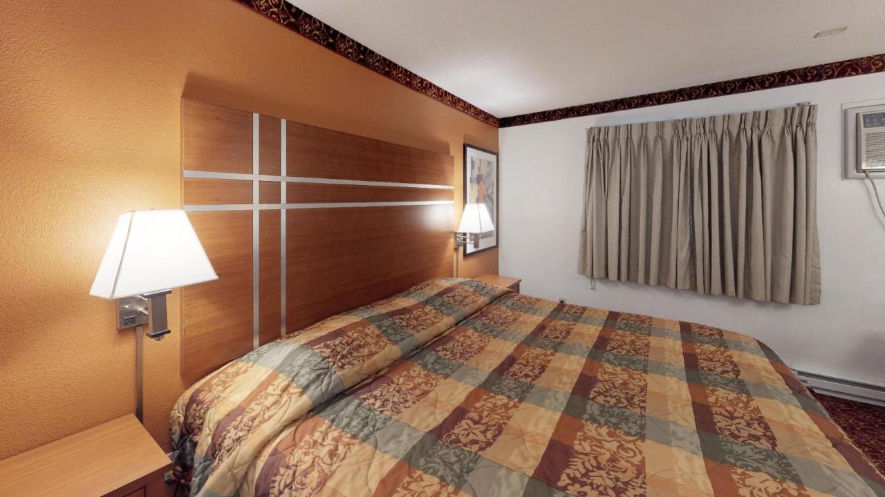 Waconia Inn&Suites Esterno foto