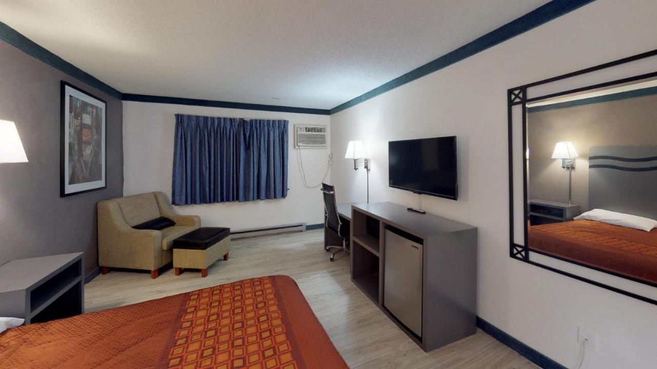 Waconia Inn&Suites Esterno foto