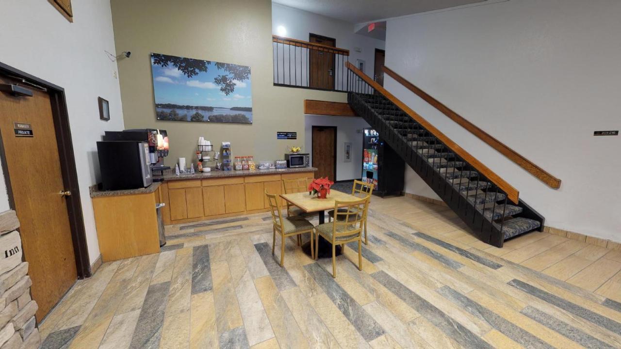 Waconia Inn&Suites Esterno foto